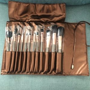 BRAND NEW—12 piece make up brush set